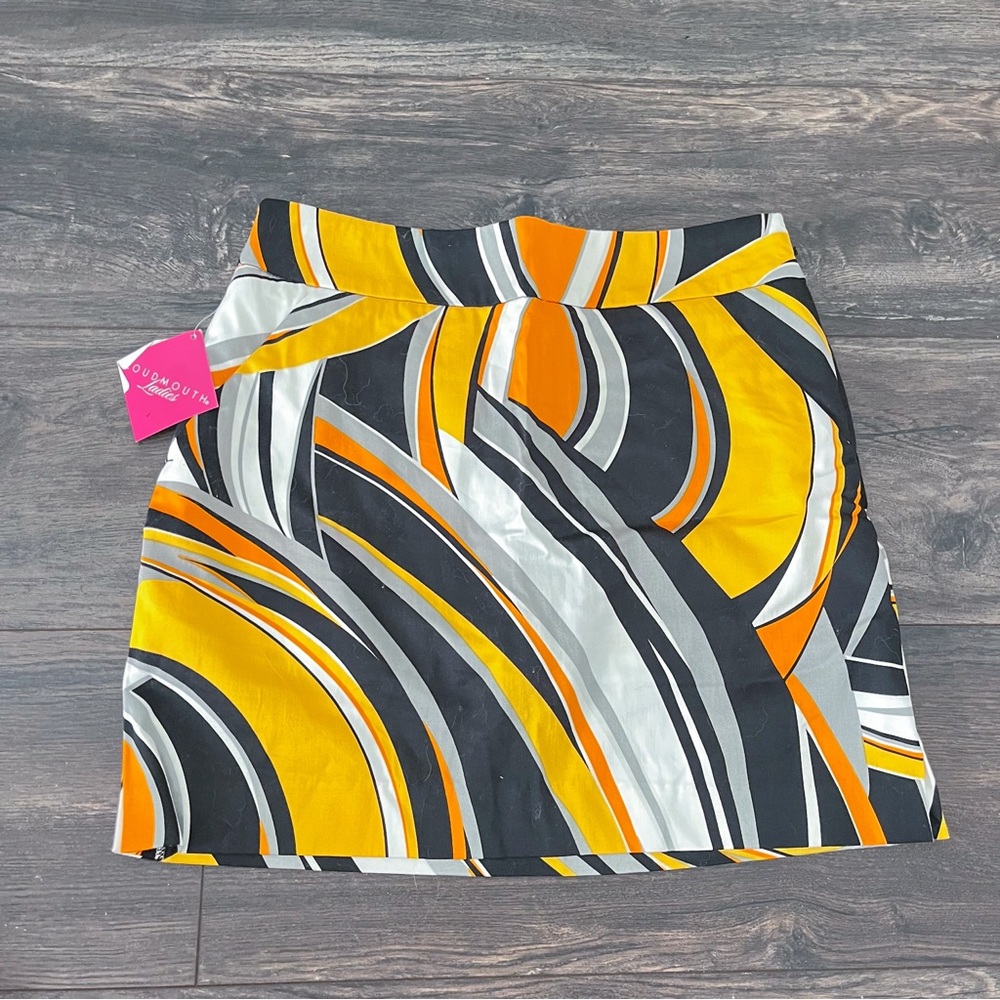 NWT Loudmouth Swirlswild Skort
Multicolor Yellow Black Orange White
Grey